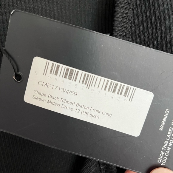 NWT Prettylittlethings Black maxi dress with 1/4 buttons size 8 - Picture 4 of 4